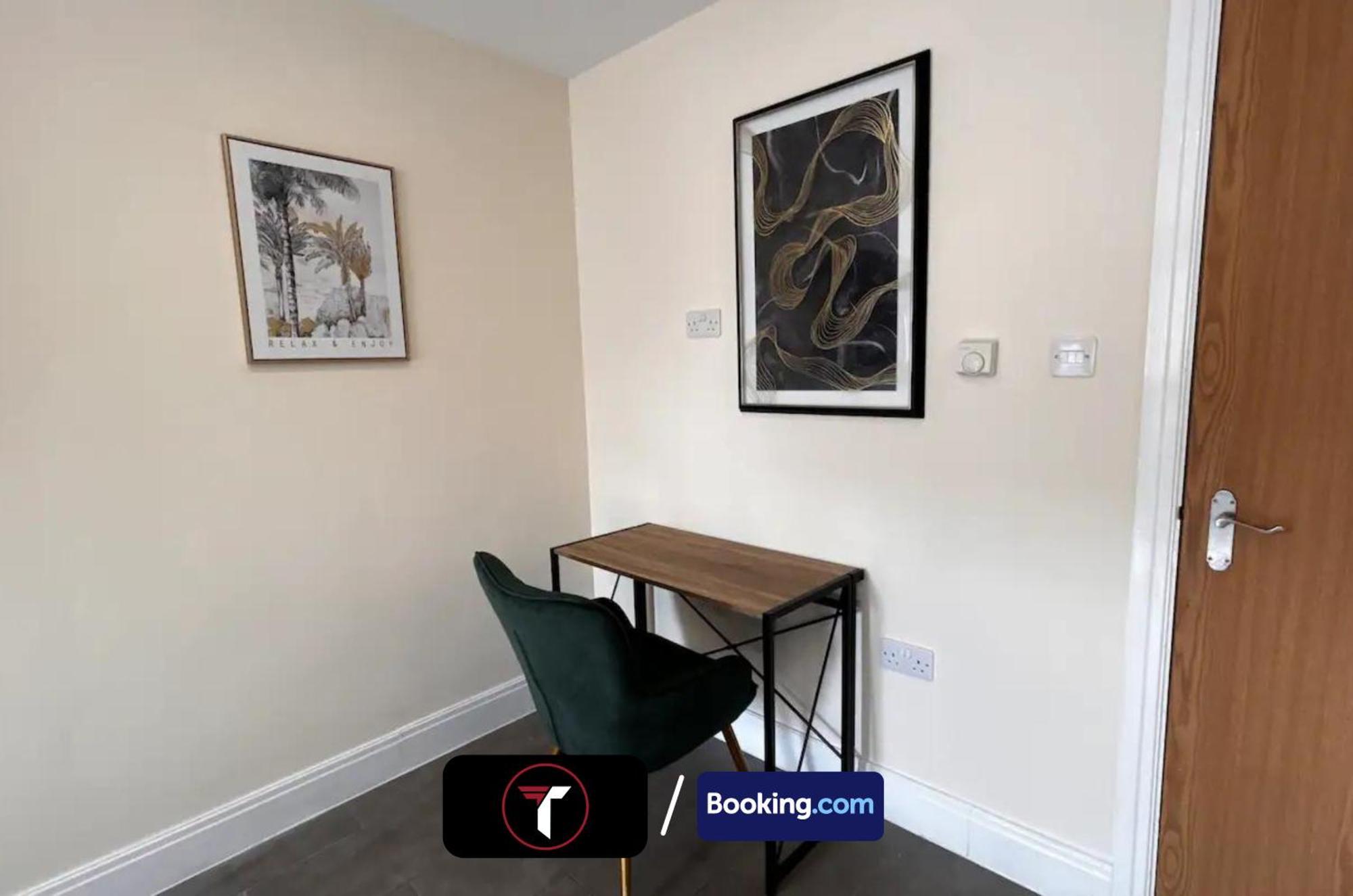 Stylish 2 Bedroom Flat By Tara Stays Short Lets & Serviced Accommodation Watford With Free Parking & Nearby Warner Studios Экстерьер фото