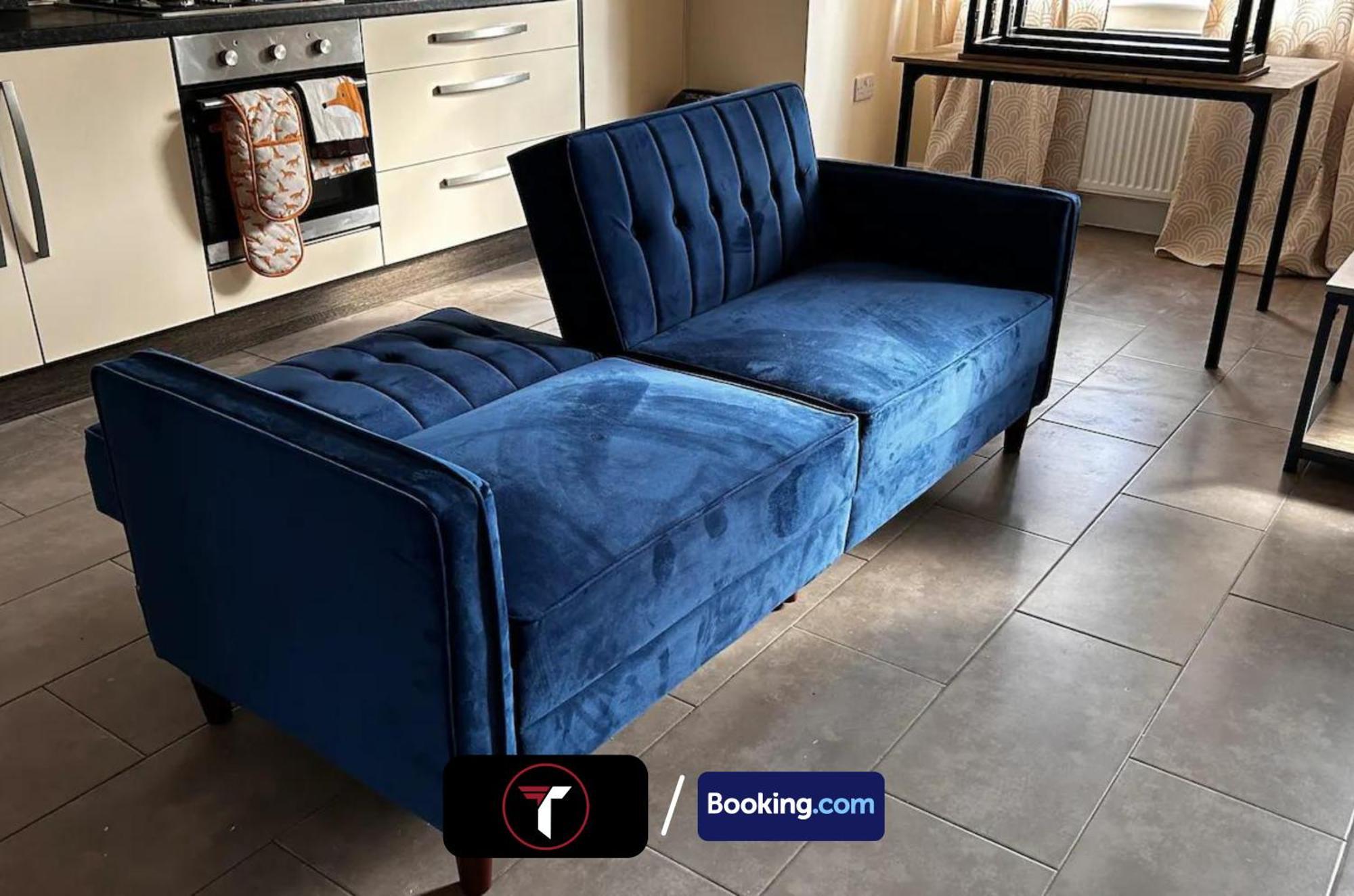 Stylish 2 Bedroom Flat By Tara Stays Short Lets & Serviced Accommodation Watford With Free Parking & Nearby Warner Studios Экстерьер фото