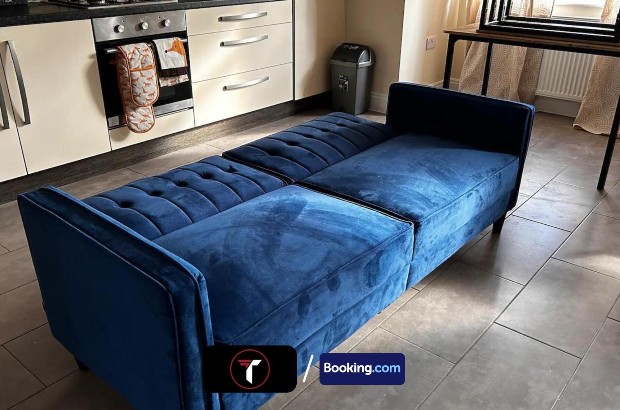 Stylish 2 Bedroom Flat By Tara Stays Short Lets & Serviced Accommodation Watford With Free Parking & Nearby Warner Studios Экстерьер фото